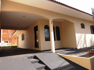 ALUGA-SE CASA JD OASIS MARINGÁ