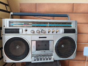 RÁDIO SANYO BOMBOX  FM/AM E TOCA-FITAS