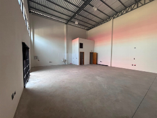 Galpão Comercial com 203 m², 3 Vagas - Zona 06, Maringá/PR