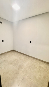 Linda Residência Maringá com 2 Suítes + 1 quarto.
