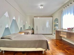 OPORTUNIDADE DESSE BELÍSSIMO APARTAMENTO SEMI MOBILIADO NO EDIFÍCIO FLAMBOYANT