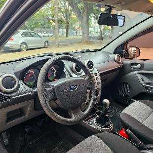 Ford Fiesta 1.6 Completo