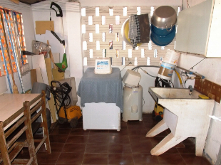 VENDE-SE 2 CASAS NO TERRENO VILA SANTO ANTONIO PROX. COPEL
