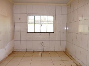 VENDE-SE CASA JD. PINHEIROS II PRÓX. AV. TUIUTI