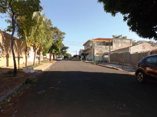 ALUGA-SE CASA JD OASIS MARINGÁ