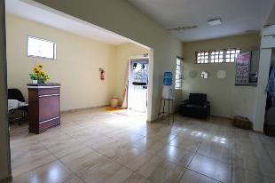 CASA COM SALA COMERCIASL JD. ALVORADA