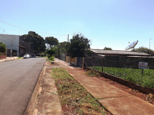 VENDE-SE TERRENO COMERCIAL JD. ALVORADA. IDEAL PARA CONTRUÇÃO DE BARRACÃO