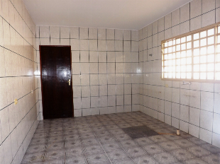 ALUGA-SE CASA JD LICCE. MARINGÁ