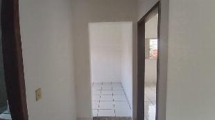 Aluga-se casa com dois quartos na Rua Antonio Miles, 322  Porto Seguro, em Maringá (Pr.)