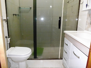VENDE-SE SOBRADO JD IMPERIAL II. TROCA POR IMOVEL ATÉ 50% DO VALOR