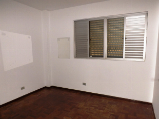 ALUGA-SE APTO ED. CALAMARES ZONA 07. À 200M2 DO SHOOPING AVENIDA CENTER