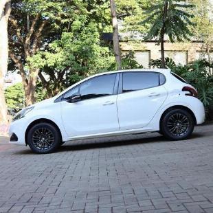 PEUGEOT 208 ALLURE MT 2019