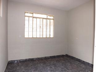 ALUGA-SE CASA DE FUNDOS JD. DOURADOS MARINGÁ PR