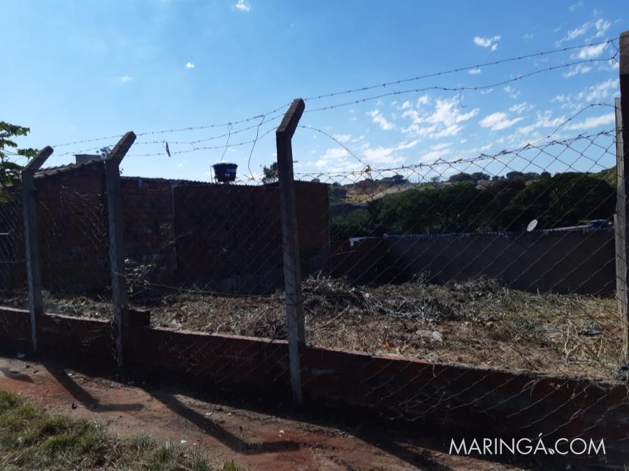 Terreno inteiro Maringá, Oportunidade 148.000 reais, liberado para construir 2 casas.