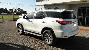 HILUX SRX 2019/19 7 LUGARES,  COMPLETA BRANCA PEROLIZADA