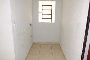 ALUGA-SE CASA CONJ. H. JOÃO DE BARROS CHAMPAGNAT PROX. AV. GUAIAPÓ