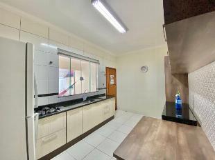EXCELENTE CASA SEMI MOBILIADA COM EDÍCULA NO JARDIM MONTE REI