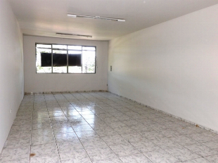 ALUGA-SE SALA SOBRE LOJA AV. TUIUTI PRÓX. MERCADO AMIGÃO