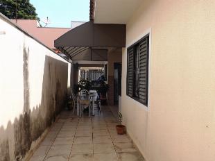 VENDE-SE CASA PQUE RES TUIUTI BOA LOCALIZAÇÃO