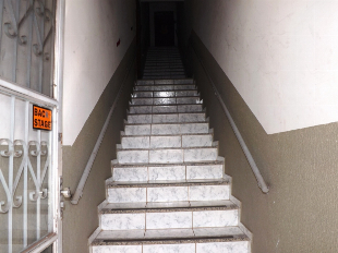 ALUGA-SE SALA SOBRE LOJA AV. TUIUTI PRÓX. MERCADO AMIGÃO
