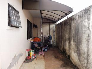 VENDE-SE CASA PQUE RES TUIUTI BOA LOCALIZAÇÃO
