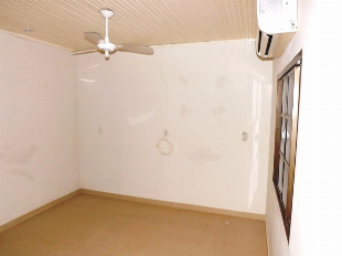VENDE-SE CASA CONJ. HAB. INOCENCIO VILA NOVA JUNIOR. (BORBA GATO).