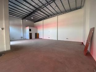 Galpão Comercial com 203 m², 3 Vagas - Zona 06, Maringá/PR