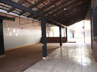 ALUGA-SE PONTO COMERCIAL AV. PEDRO TAQUES PRÓX. PRAÇA FARROUPILHA