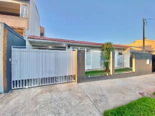 OPORTUNIDADE DE CASA SEMI MOBILIADA COM 05 SUÍTES NO JARDIM REAL
