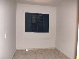 ALUGA-SE CASA JD. ORIENTAL PRÓX. AV. SÃO JUDAS TADEU