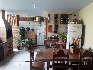 VENDE-SE 02 CASAS NO MESMO TERRENO.