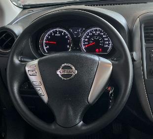 NISSAN VERSA SL 1.6 MANUAL