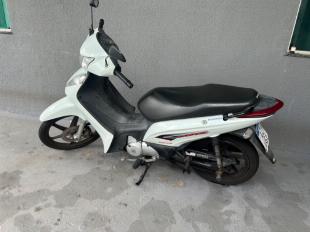 Vende se Biz branca 2015 completa