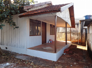 ALUGA-SE CASA ZONA 07 PRÓX. SANEPAR