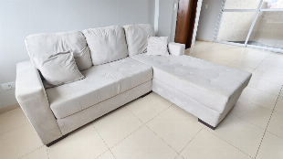 SOFÁ COM CHAISE À VENDA POR APENAS R$ 1.500,00