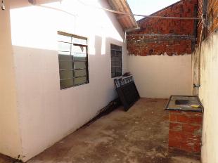 VENDE-SE CASA CONJ. CHAMPAGNAT PRÓX. AV. GUAIAPO