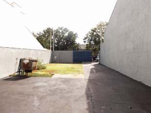 ALUGA-SE CASA JD. ORIENTAL PRÓX. AV. SÃO JUDAS TADEU
