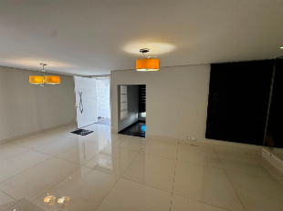 CASA A VENDA NA ZONA 04