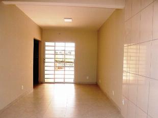 ALUGA-SE CASA JD PAULISTA PRÓX. COLÉGIO