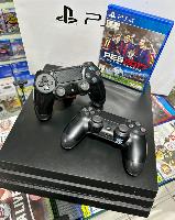 Console PlayStation 4 PRO C/ 2 Controles  + PES 2017 Seminovo Conservado