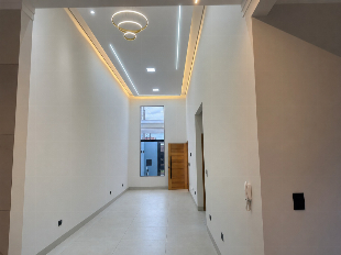 CASA NO JARDIM MADRID