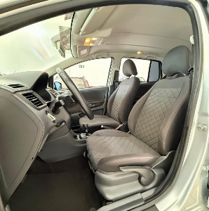 Volkswagen Fox Highline 1.6 Flex (Baixo Km)