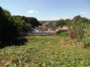 VENDE-SE TERRENO COMERCIAL JD. ALVORADA. IDEAL PARA CONTRUÇÃO DE BARRACÃO