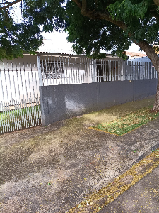 CASA DE 129,50 MTS - Em terreno de 375 mts.