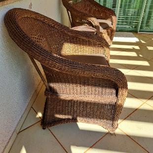 Doação de 2 poltronas para área externa